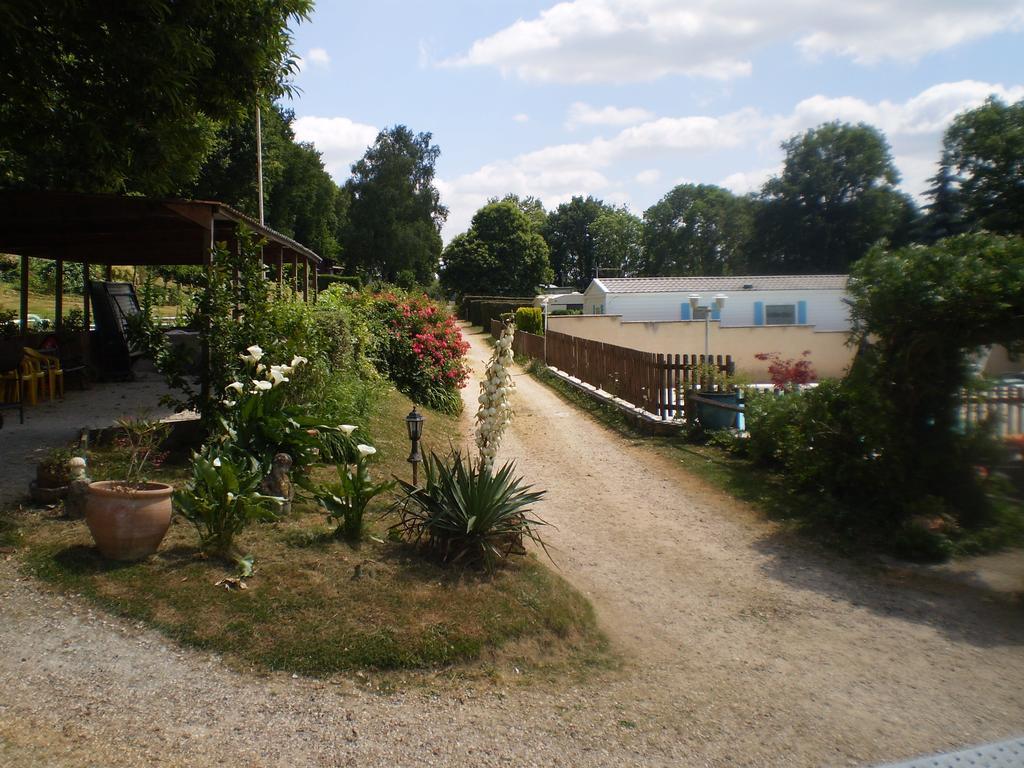 Camping Le Bois Jahan Brunelles Buitenkant foto