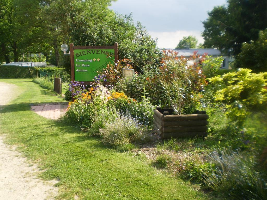 Camping Le Bois Jahan Brunelles Buitenkant foto