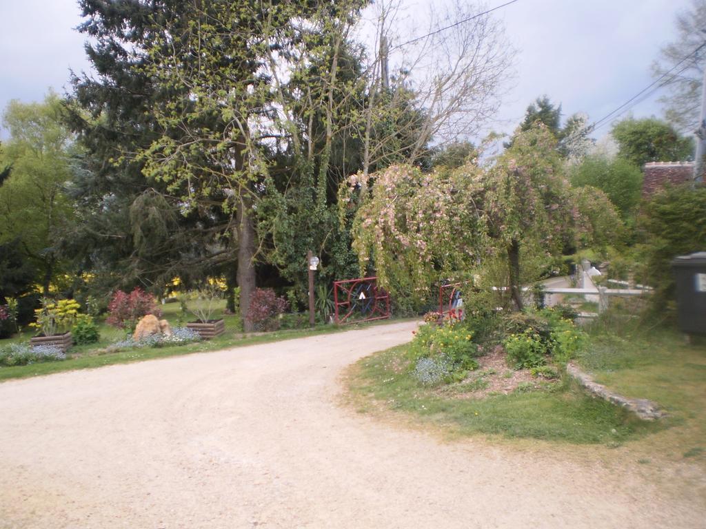 Camping Le Bois Jahan Brunelles Buitenkant foto